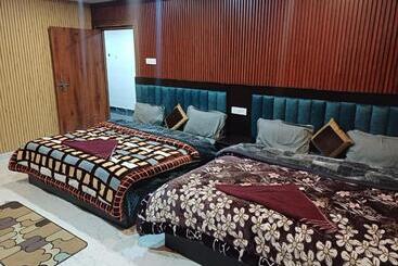 Hotel Mahadev