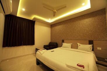 هتل Sathyaa Grand Inn