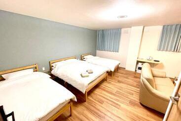 هتل آپارتمان Little Garden