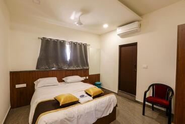 公寓式酒店 Naga Luxury Suites Double Bed Room 2 Adult 2 Child Driver Free Stay