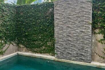 פנסיון Alergia Villa