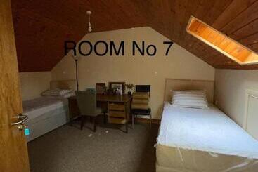 פנסיון Andante Guesthouse Kencare Limited