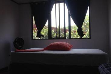 بنسيون Costa Rica Airport Lodge El Cacique