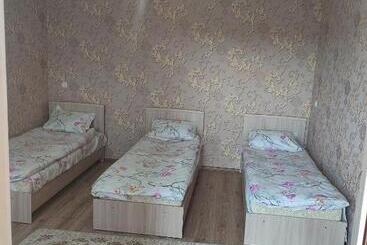 پانسیون Sun House