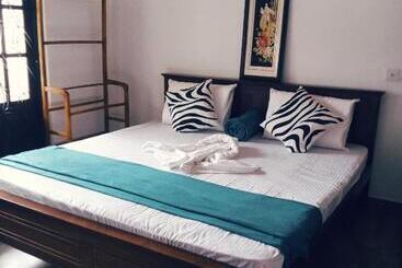 Bed and Breakfast Js Home Ella