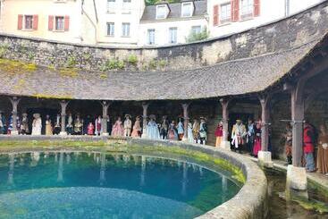 مبيت وإفطار La Tanière Des Tanneries