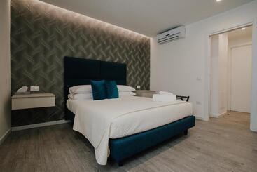 تختخواب و صبحانه Marcone Luxury Rooms   Il Giardino Di Pietra