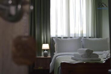 مبيت وإفطار Nikolyans  Guesthouse