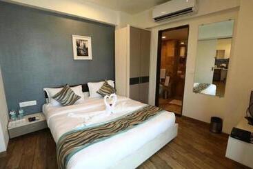 酒店 4 Star Appartment Rajhans Belliza