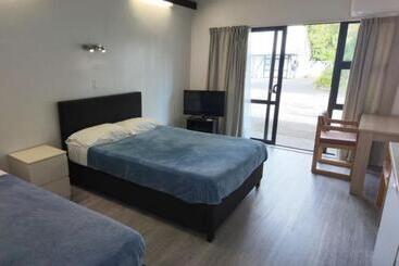 مُتل Knightsbridge Motor Lodge