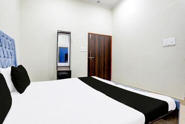 Oyo Sweet Hotel & Restaurant