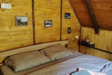 پانسیون Brvnara Pojata Bungalovi