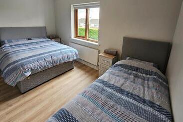 Пансион Dromod Suites