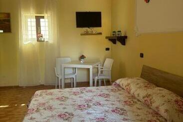 פנסיון Flower Garden