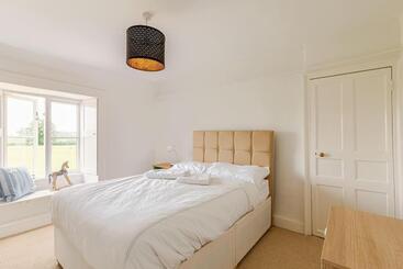 بنسيون Furzen Farmhouse