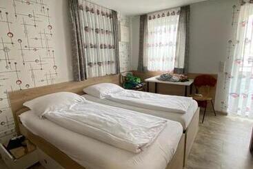 Пансион Monteurwohnung Am Kirchberg