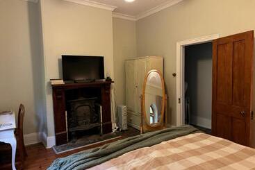 膳宿费 The Garden Cottage