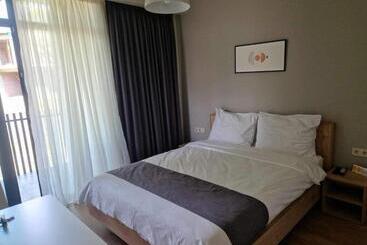 Vivianna S Apartment