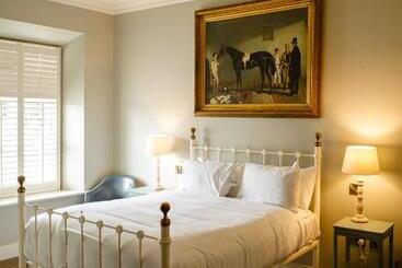 فندق صغير Deerpark Inn