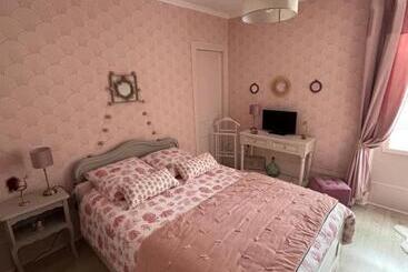 مبيت وإفطار La Vie En Rose