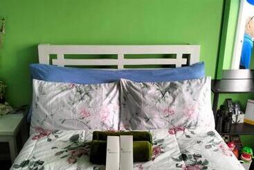 ホテル Gary S Tagaytay Staycation