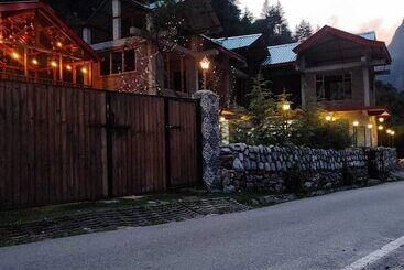 בית מלון כפרי Virman Hillside Resort