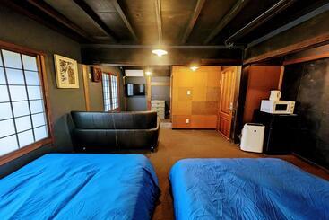 بنسيون 四季の宿 徹星