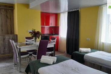 פנסיון Chinchin Deluxe Standard