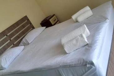 פנסיון Chinchin First Disperssed Hotel In Ra