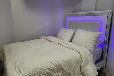 膳宿费 Cozy Room Basement With Separate Entrance