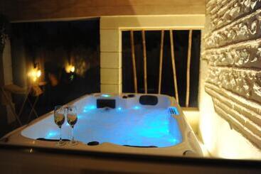 Пансион L Alcôve D Aliénor