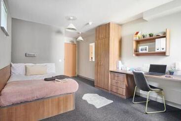 هاستل For Students Only Chic Ensuite Bedrooms At The Northfield In Exeter