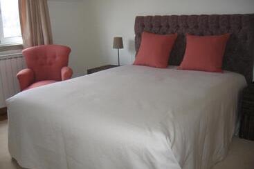 Casa Ribeira De Pera