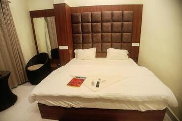 Отель Elite Mandarmoni