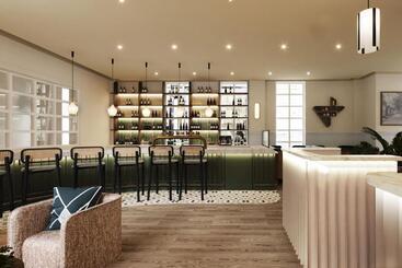 Отель Four Points Flex By Sheraton London Euston