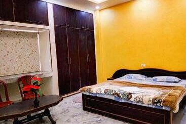 בית מלון כפרי Ganpathi Guest House