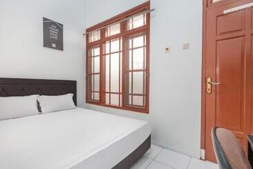 בית מלון כפרי Oyo Life 3047 Gita Kencana