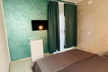 פנסיון Golden Star Boutique