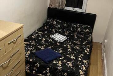 پانسیون Leicester Uk 3 Tudor