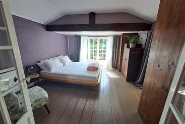 膳宿费 Manor House Charentaise