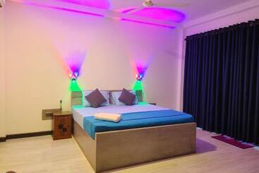 펜션 Villa Leo Hikkaduwa