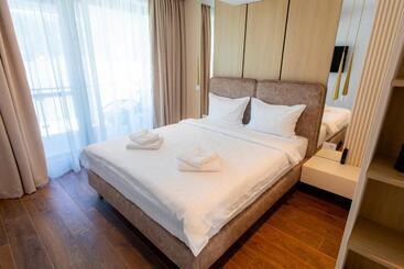 Пансион Yrys House   Adults Only