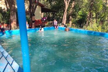 مبيت وإفطار Resort Hilltone Matheran