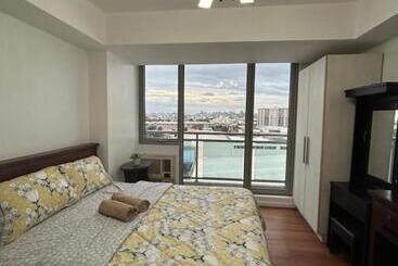 Отель Azure Staycation Place