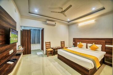 호텔 Visa Inn Near Kempegowda Airport