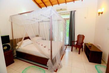 Пансион Villa Layoshi