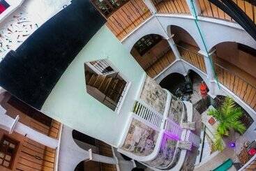 هاستل Izsla Suites