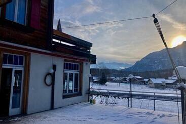 مبيت وإفطار Alpenrose Beim Ballenberg