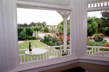 تختخواب و صبحانه Anglesea Inn