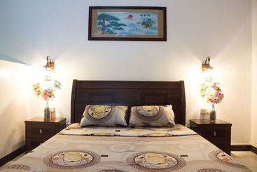 تختخواب و صبحانه Mahogany Upland Resort